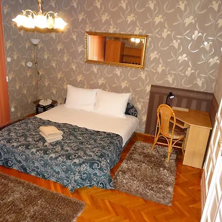 Budai Panzio 3*